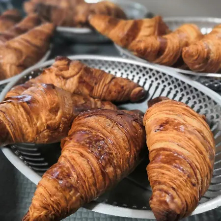 Ξενοδοχείο La Canotte 2*